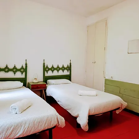 לינה וארוחת בוקר Propia 2*