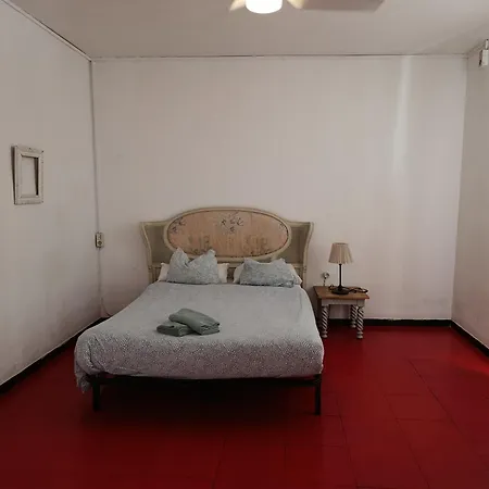 Propia לינה וארוחת בוקר